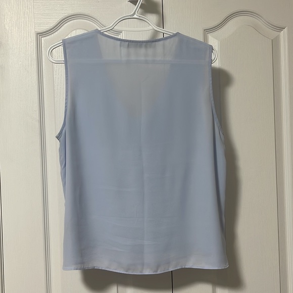 CONTEMPORAINE Minimalist V-neck tank top, sz med - Picture 3 of 8